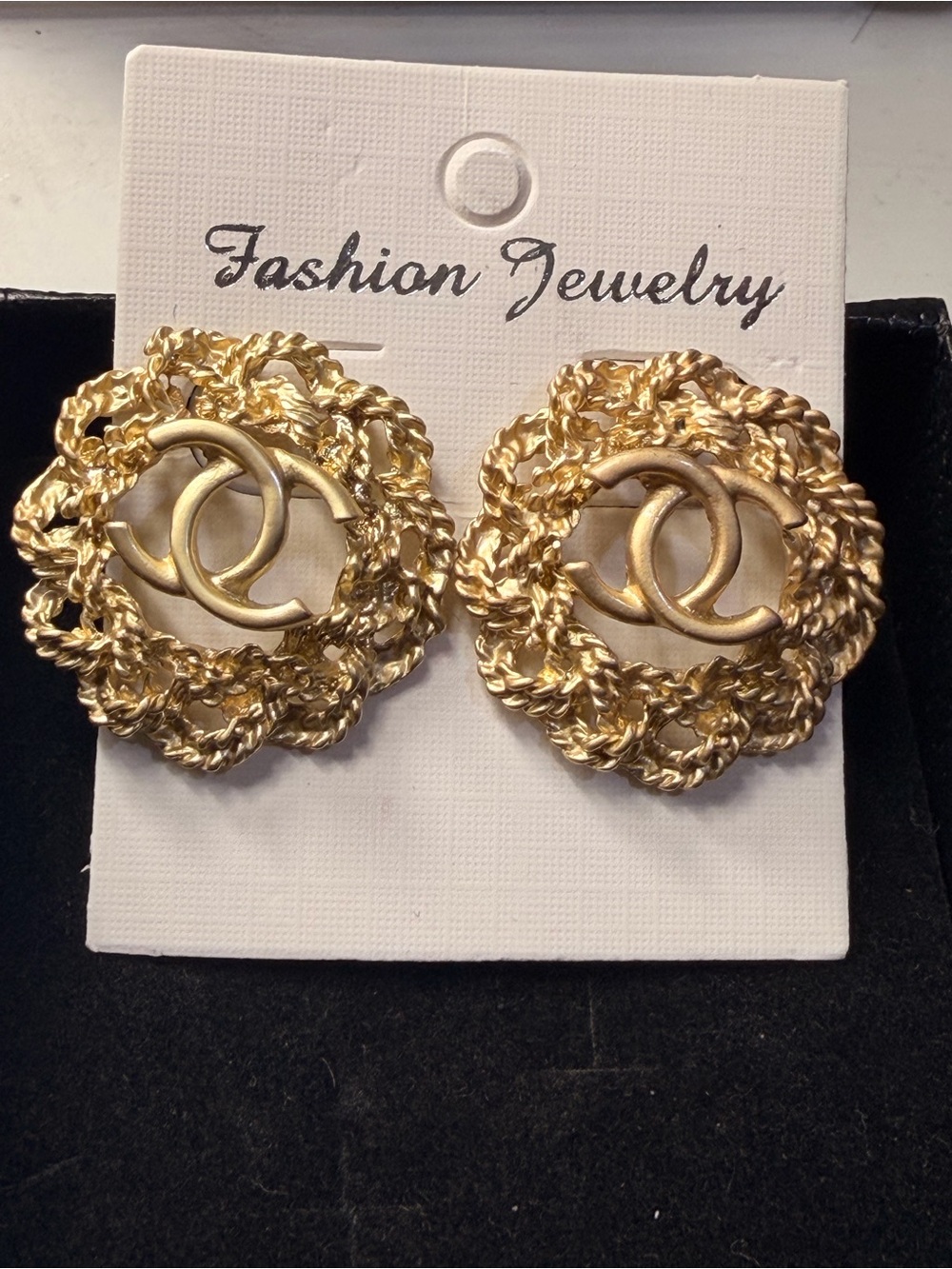 Fashion Jewelry Gold Braided Chain Interlock Earrings - Picture 3 of 3